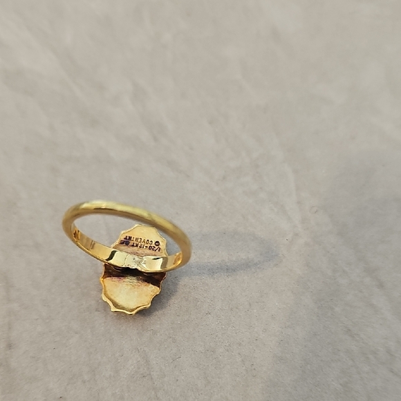 Sarah Coventry Gold Ring with Green Stone - Picture 5 of 7